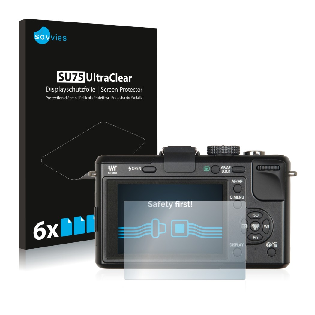 Face avant d’un emballage produit avec le logo de la marque Savvies. À côté, l’appareil Panasonic Lumix DMC-GF1 est représenté