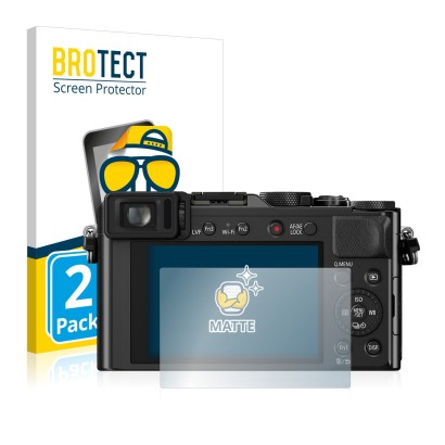 Front side of a product packaging with the brand logo BROTECT. Next to it is the device Panasonic Lumix DMC-LX100 shown with t