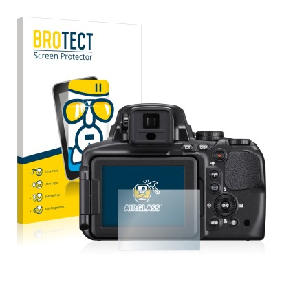 Front side of a product packaging with the brand logo BROTECT. Next to it is the device Nikon Coolpix P900 shown with the corr