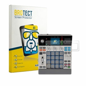 Parte frontal de un envase de producto con el logotipo de la marca BROTECT. Al lado se muestra el dispositivo Akai MPC Sample 