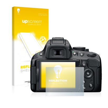 Vorderseite einer Produktverpackung mit dem Markenlogo upscreen. Daneben ist das Gerät Nikon D5100 mit dem zugehörigen Display