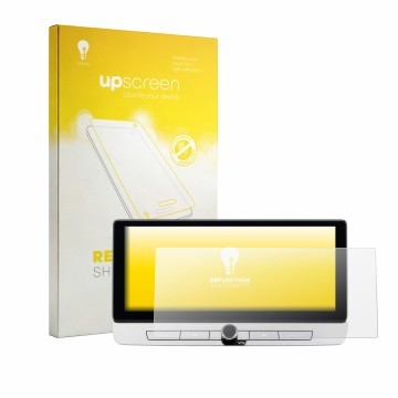Face avant d’un emballage produit avec le logo de la marque upscreen. À côté, l’appareil Nissan Juke 2026 NissanConnect 12.3