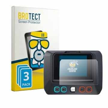 Parte frontal de un envase de producto con el logotipo de la marca BROTECT. Al lado se muestra el dispositivo SkyRc D8neo con 