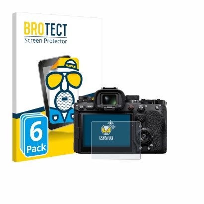 Face avant d’un emballage produit avec le logo de la marque BROTECT. À côté, l’appareil Sony Alpha 9 III est représenté avec l