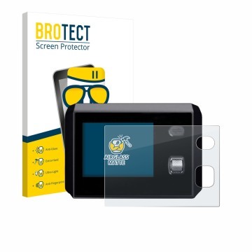 Face avant d’un emballage produit avec le logo de la marque BROTECT. À côté, l’appareil SkyRC MC5000 est représenté avec la pr