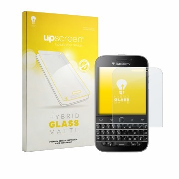 Parte frontale di una confezione del prodotto con il logo del marchio upscreen. Accanto è raffigurato il dispositivo Blackberr