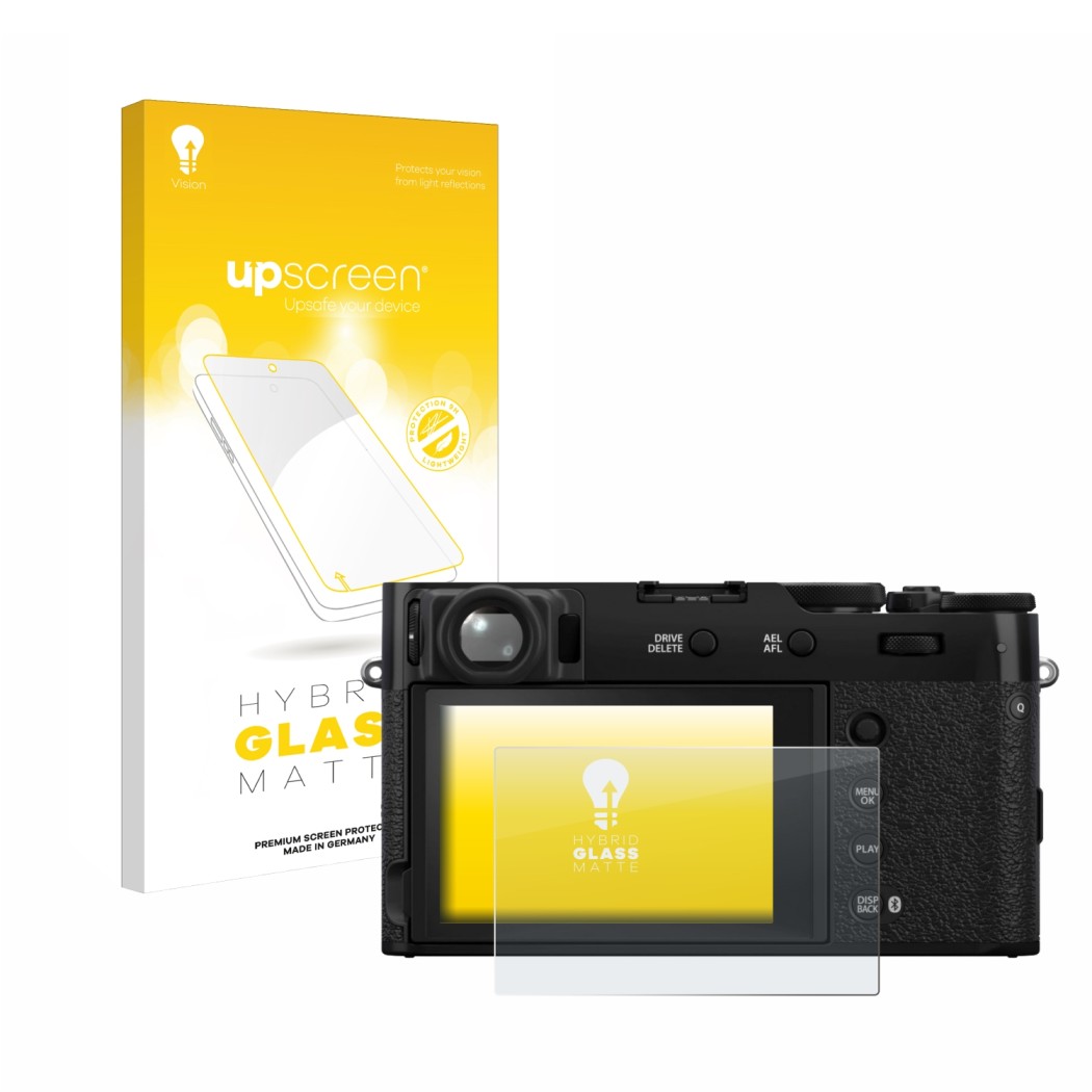 Vorderseite einer Produktverpackung mit dem Markenlogo upscreen. Daneben ist das Gerät Fujifilm X100VI mit dem zugehörigen Dis